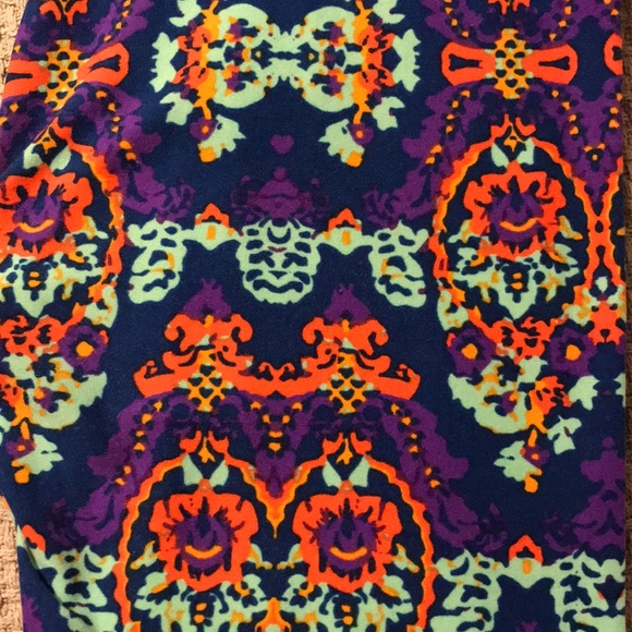 OS LuLaRoe leggings - Picture 2 of 2